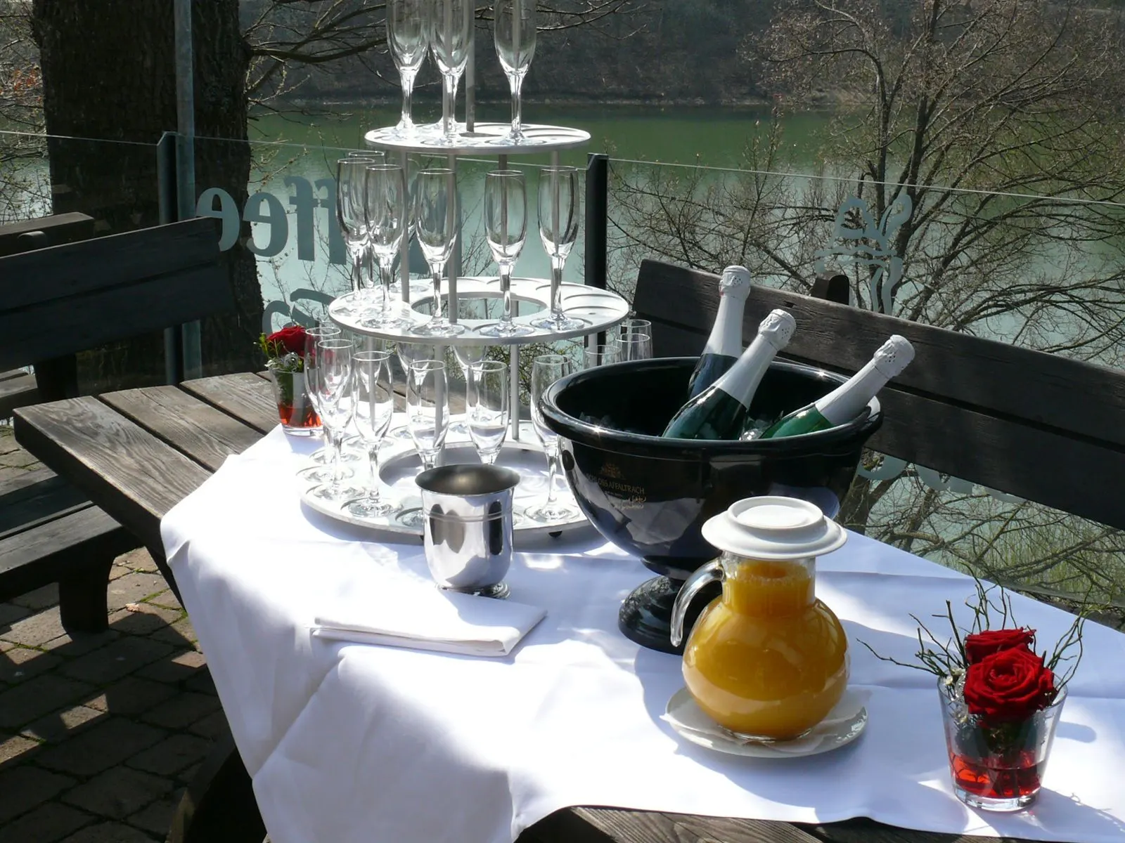 Sektempfang mit Blick auf den See
