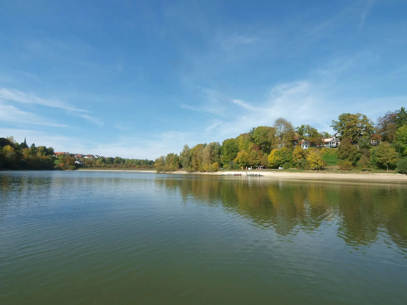 Der Schömberger Stausee im Sommer